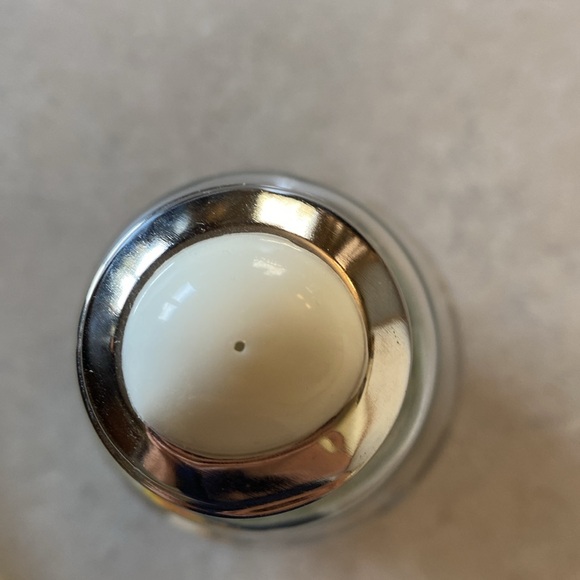 Imitation plant in light Bulb Press top for light  Takes a 3v bulb - Picture 6 of 10